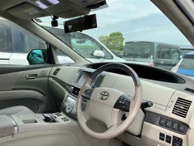 Toyota Estima Hybrid