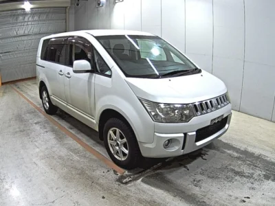 Mitsubishi DELICA D5