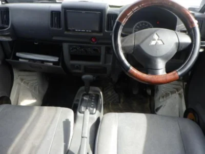 Mitsubishi Minicab Van