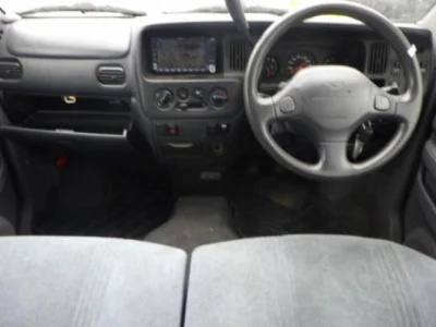 Daihatsu Atrai 7