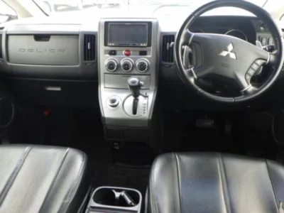 Mitsubishi DELICA D5