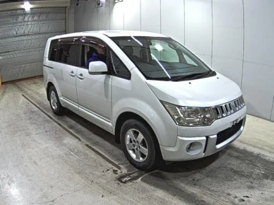 Mitsubishi DELICA D5