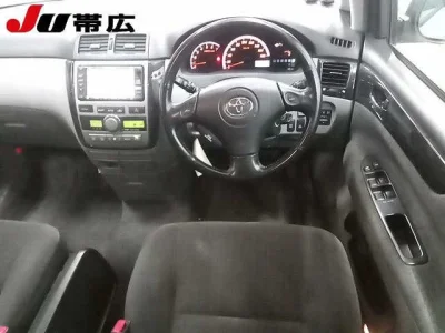 Toyota Ipsum