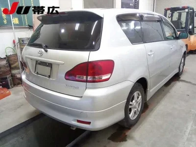 Toyota Ipsum