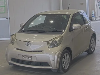 Toyota iQ