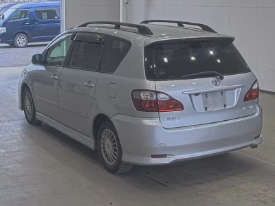 Toyota Ipsum