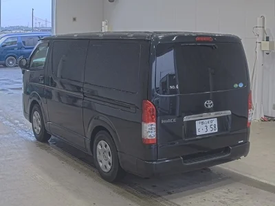 Toyota HiAce Van