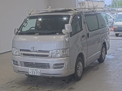 Toyota HiAce Van