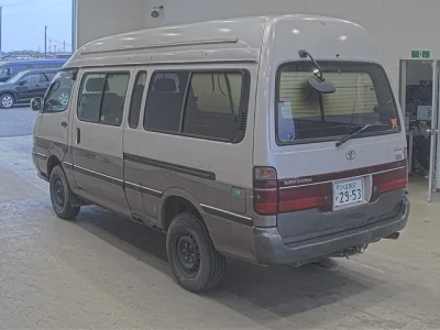 Toyota HiAce Van