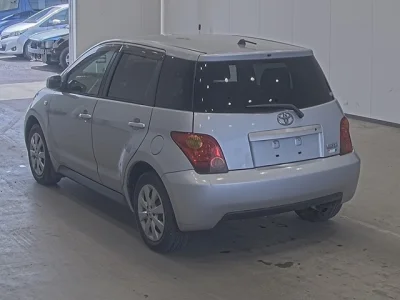 Toyota IST