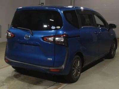 Toyota Sienta