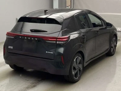 Nissan Aura