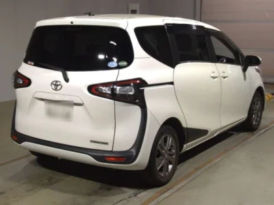 Toyota Sienta