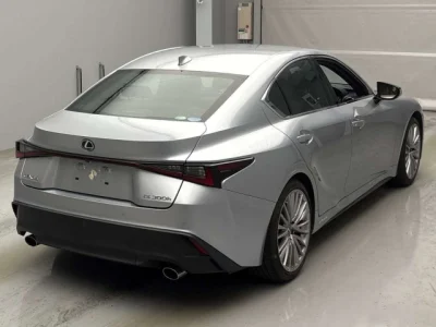 Lexus IS