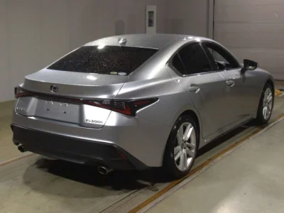 Lexus IS