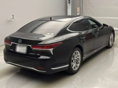 Lexus LS