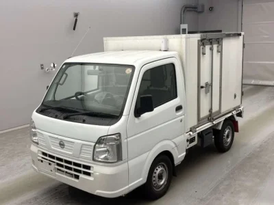 Nissan NT100 Clipper