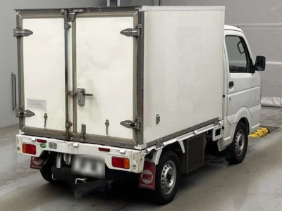 Nissan NT100 Clipper