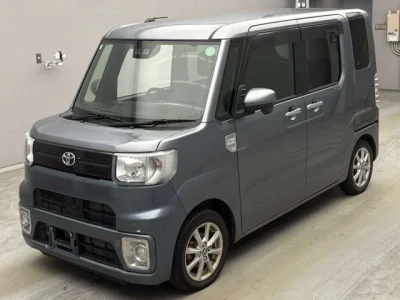 Toyota Pixis Mega
