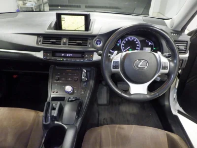 Lexus CT200h