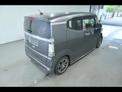 Honda N-Box Slash
