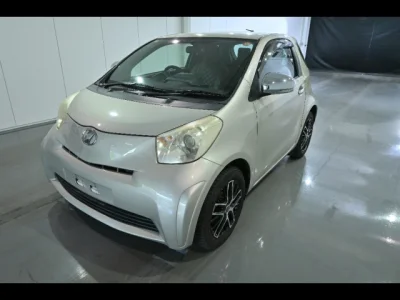 Toyota iQ