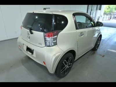 Toyota iQ
