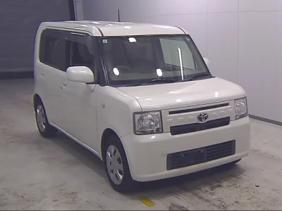 Toyota Pixis Space