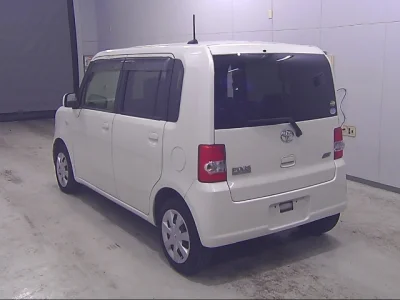 Toyota Pixis Space