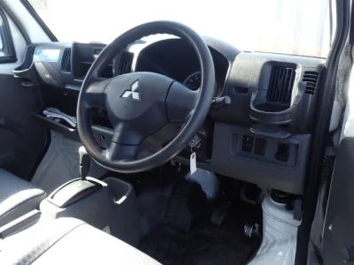 Mitsubishi Minicab Van