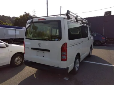 Toyota HiAce Van
