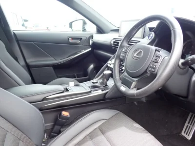 Lexus IS