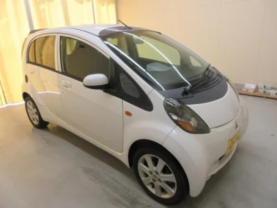 Mitsubishi i