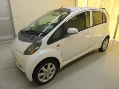 Mitsubishi i