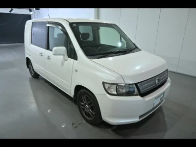 Honda Mobilio Spike