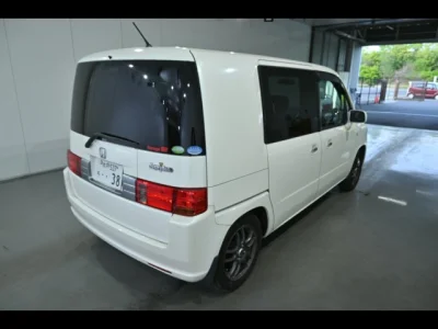 Honda Mobilio Spike