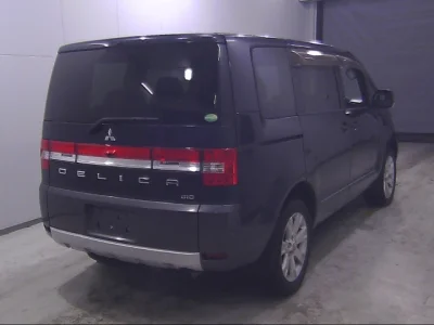Mitsubishi Delica D:5