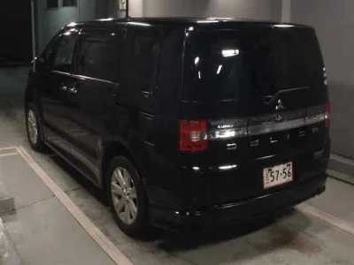 Mitsubishi Delica D:5