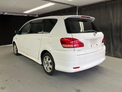 Toyota Ipsum