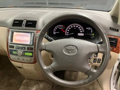 Toyota Ipsum