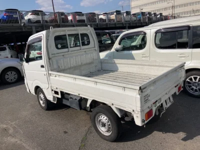 Nissan NT100 Clipper