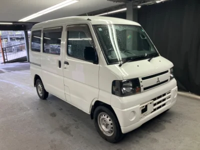 Mitsubishi Minicab Van