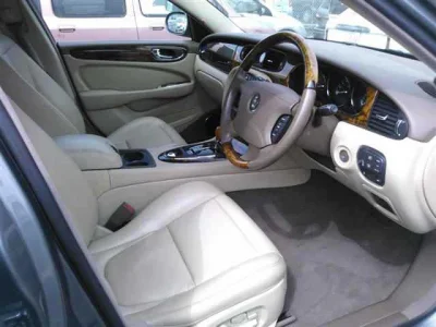 Jaguar XJ
