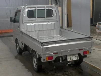 Nissan NT100 Clipper