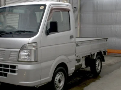 Nissan NT100 Clipper