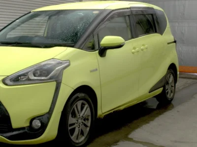 Toyota Sienta