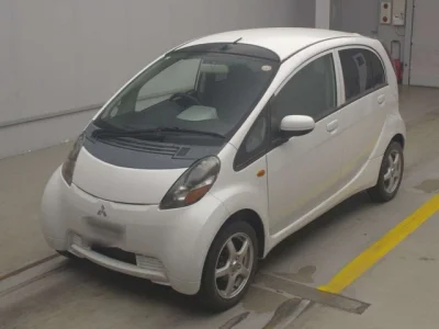 Mitsubishi i