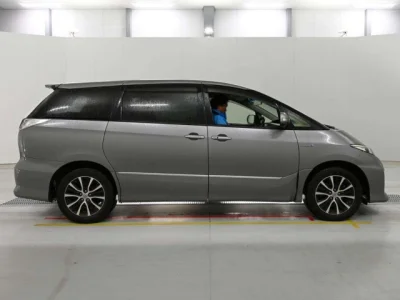 Toyota Estima Hybrid