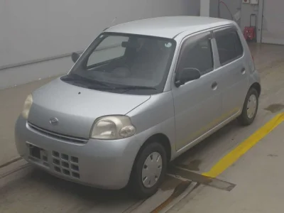 Daihatsu Esse