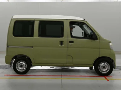 Toyota Pixis Van